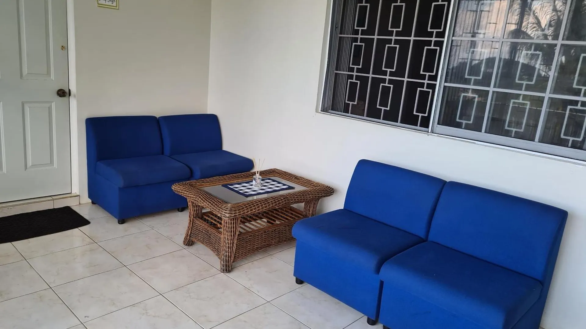 Lovely 1-Bed In Montego Bay-Rose View Apartment contacts
